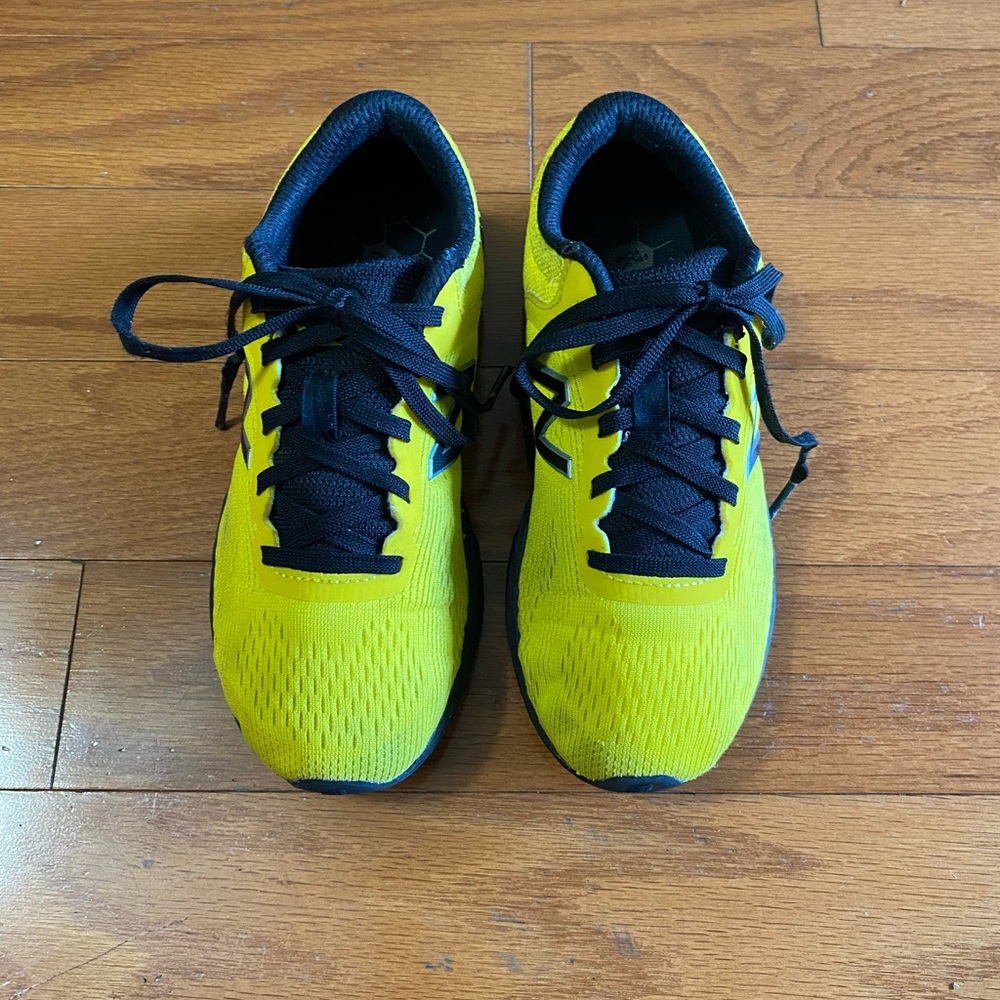 Boys New Balance Fresh Foam sneakers